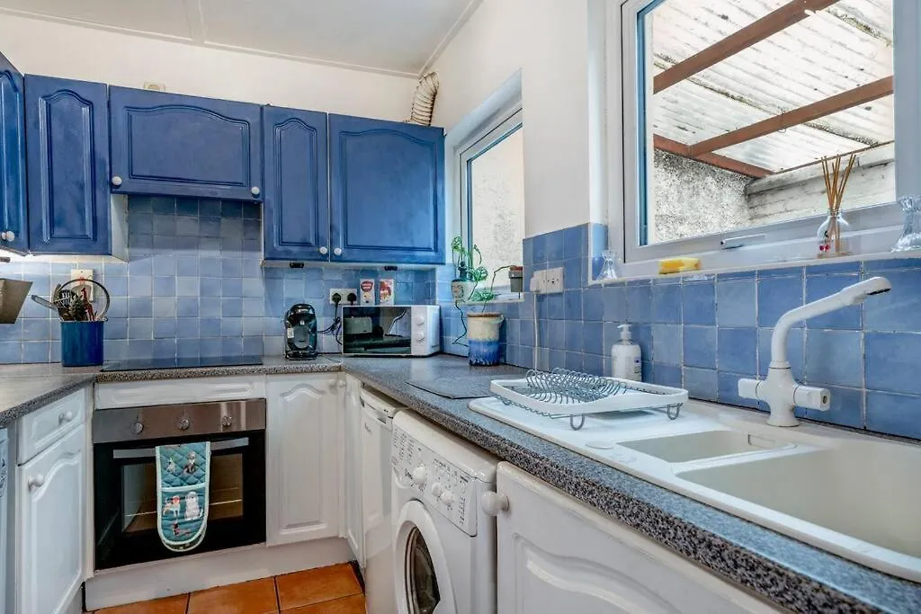 Close To City Centre Home Belfast 0*,