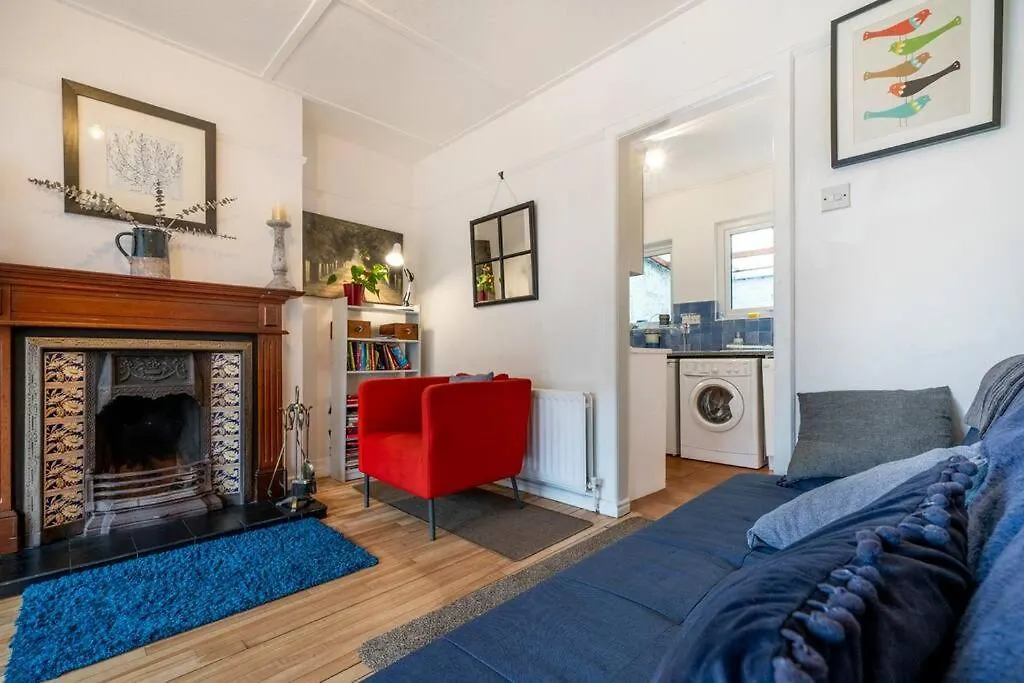 Close To City Centre Home Belfast 0*,
