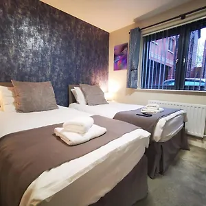2 Bedroom Luxurious Modern Apartamento