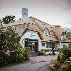 https://the-potters-heron.tophotelsbath.com